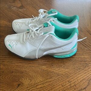 Women’s Puma White and Seafoam Green Athletic Shoes with Breathable Design